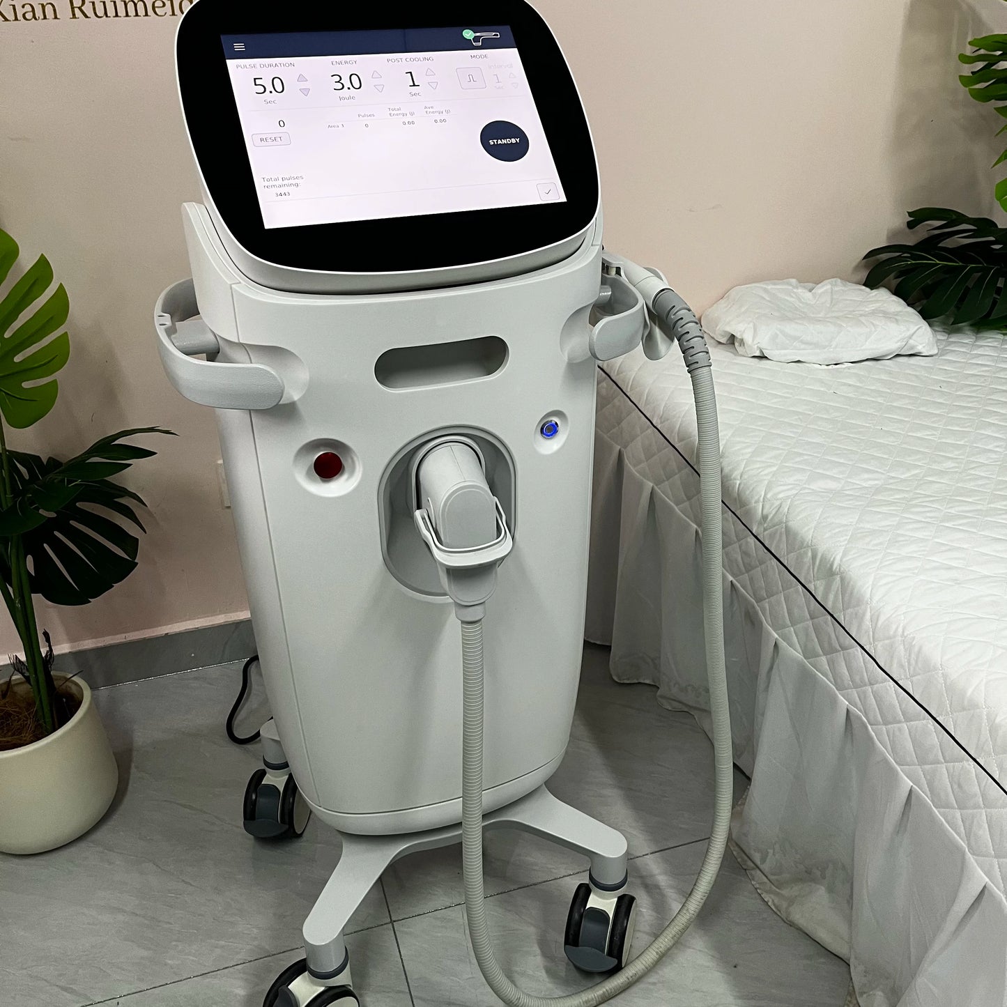High Power Professional Non Invasive Facial Anti-aging Machine RF Skin Tightening Body Shaping Machine