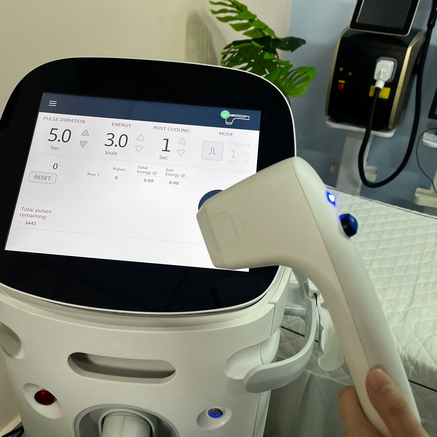 High Power Professional Non Invasive Facial Anti-aging Machine RF Skin Tightening Body Shaping Machine